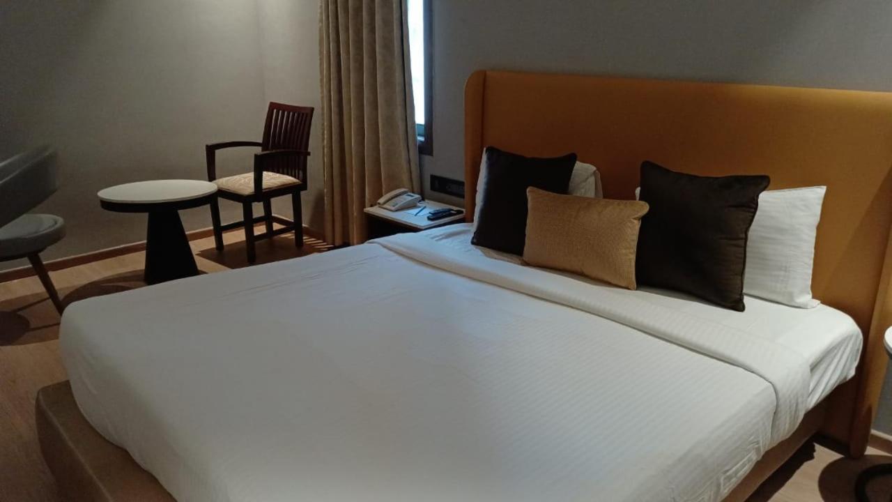 Hotel Hindusthan International, Bhubaneswar Exterior photo