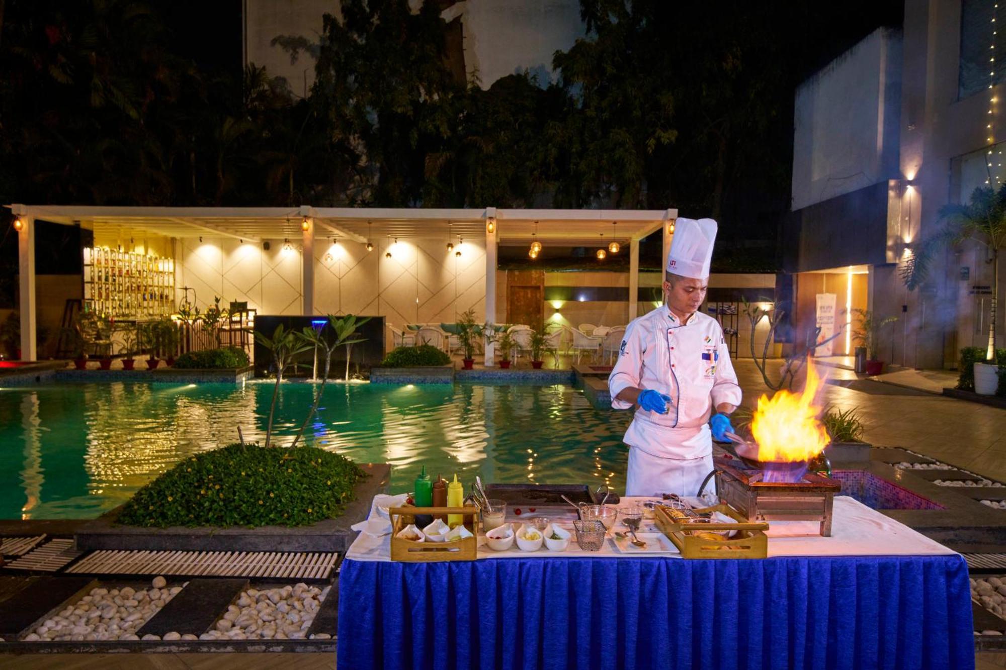 Hotel Hindusthan International, Bhubaneswar Exterior photo