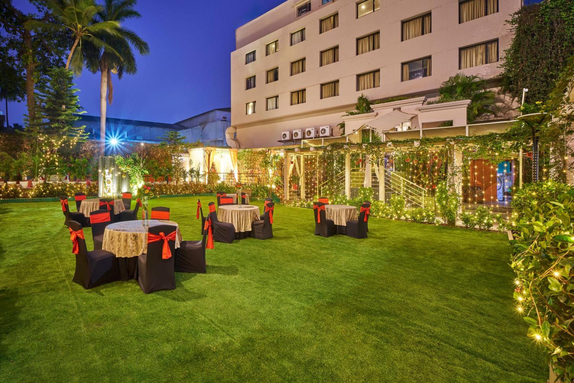 Hotel Hindusthan International, Bhubaneswar Exterior photo