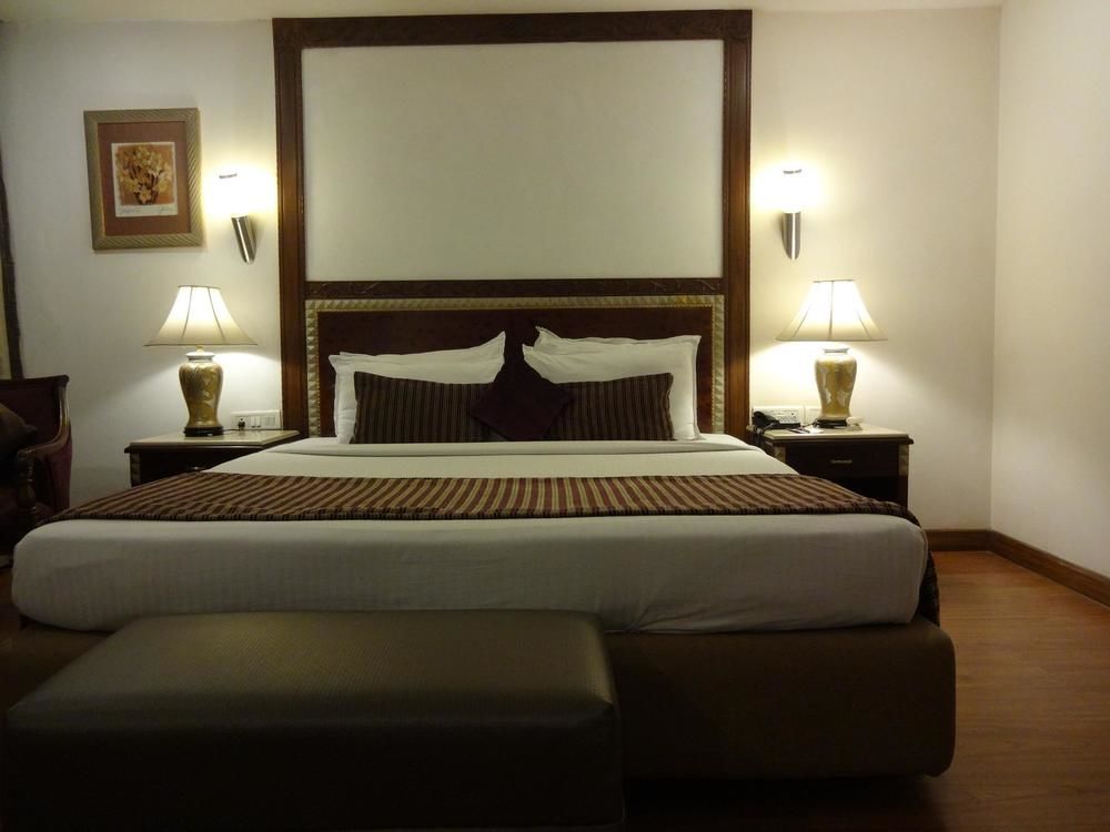 Hotel Hindusthan International, Bhubaneswar Exterior photo