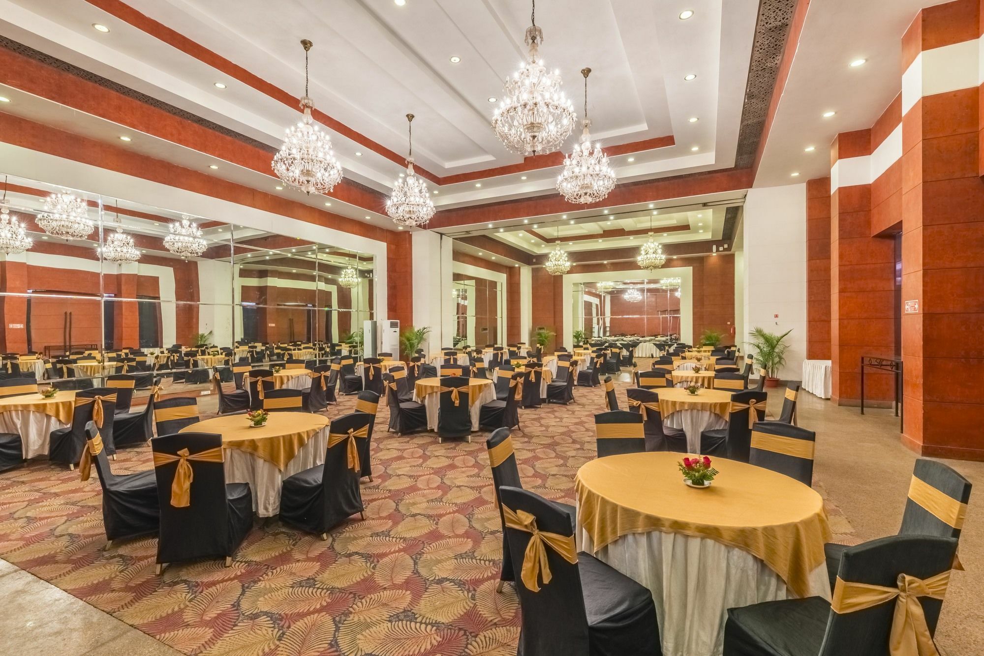 Hotel Hindusthan International, Bhubaneswar Exterior photo