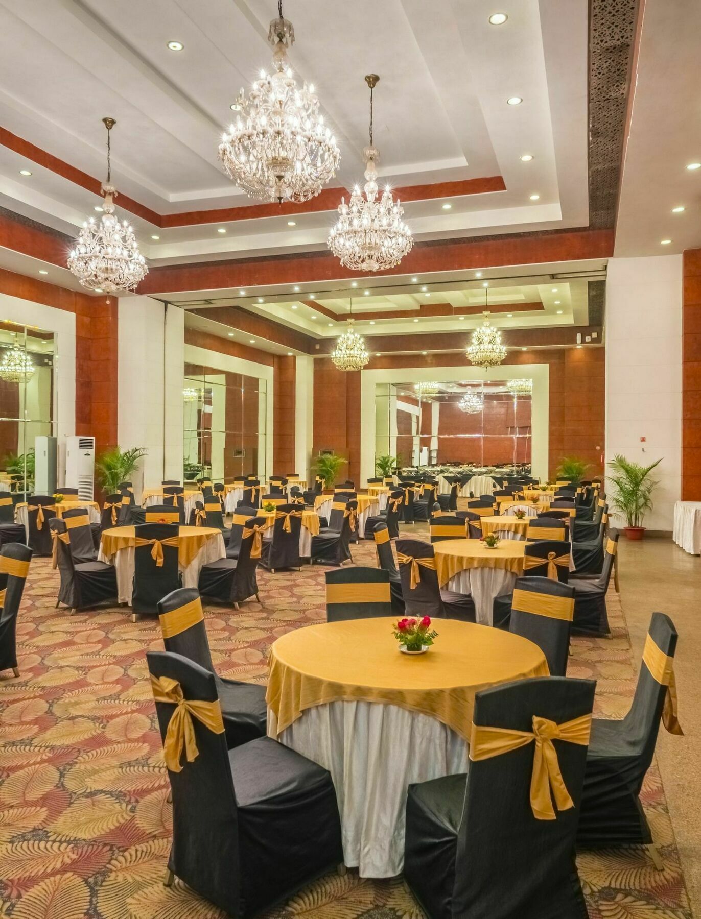 Hotel Hindusthan International, Bhubaneswar Exterior photo